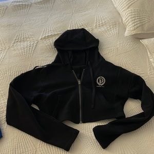 Diosa fit black crop jacket